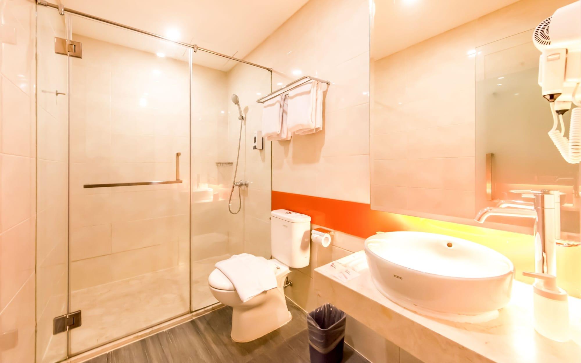 Juno Jatinegara Jakarta Exterior photo